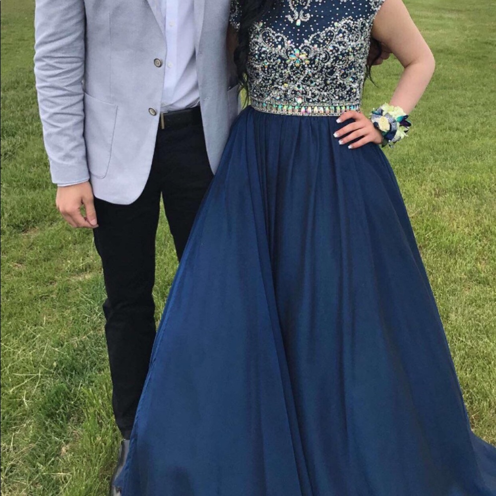 Grad dress - Picture 2 of 3